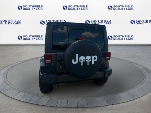 Used 2017 Jeep Wrangler Unlimited Sahara AWD/4WD image 5