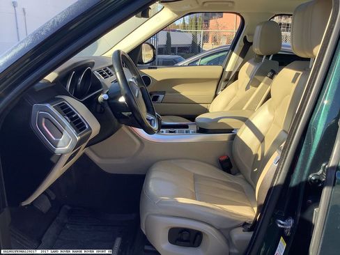 Used 2017 Land Rover Range Rover Sport SE image 13