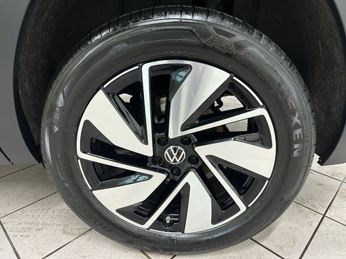 Used 2025 Volkswagen Atlas SE image 15