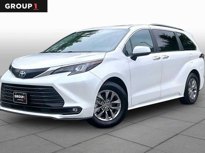 Used 2025 Toyota Sienna XLE