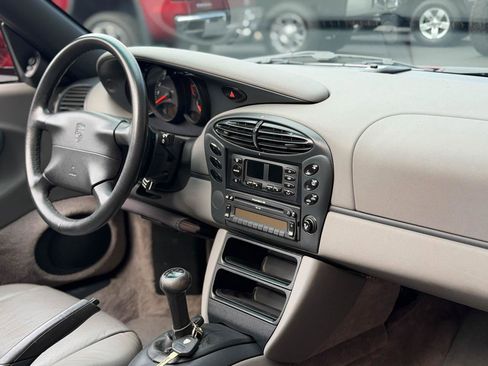 Used 1998 Porsche Boxster RWD image 32