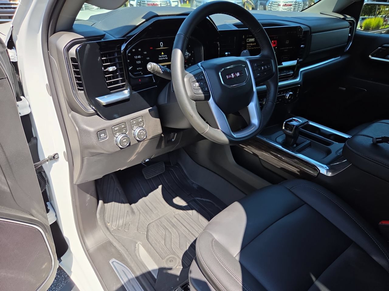 Used 2026 GMC Sierra 1500 Elevation w/ Elevation Premium Package AWD/4WD image 10
