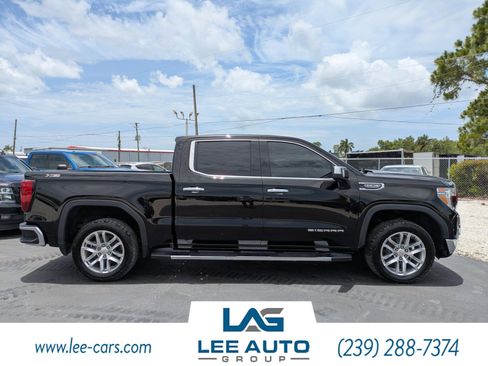 Used 2022 GMC Sierra 1500 SLT w/ SLT Premium Plus Package AWD/4WD image 2