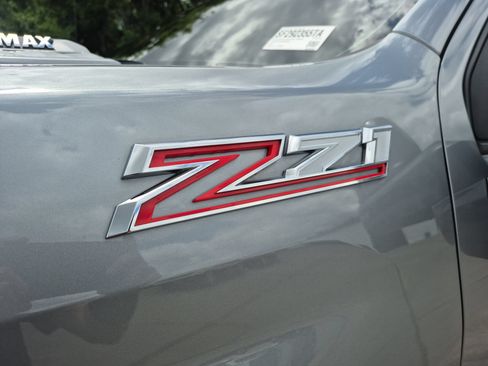 Used 2025 Chevrolet Silverado 2500 LTZ w/ LTZ Premium Package AWD/4WD image 31