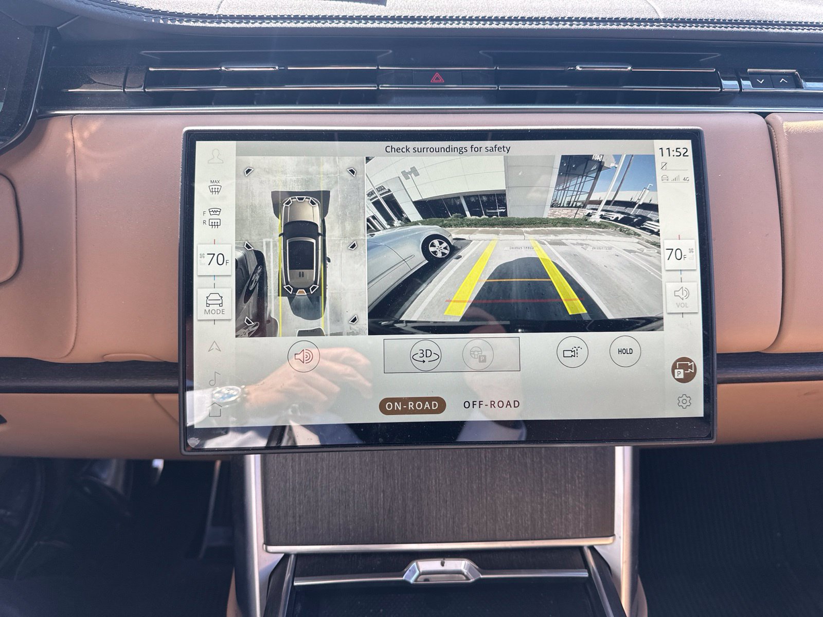 Certified 2025 Land Rover Range Rover SE AWD/4WD image 18