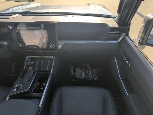 Used 2024 Lexus GX 550 w/ Accessory Package (2T) image 30