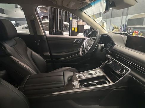 Used 2024 Genesis GV80 2.5T image 4