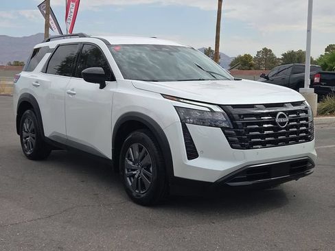 Certified 2026 Nissan Pathfinder SV AWD/4WD image 6