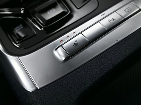 New 2026 Kia Carnival EX FWD image 24