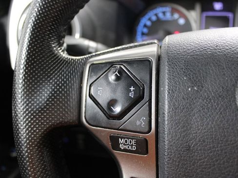 Used 2016 Toyota Tacoma Limited image 22