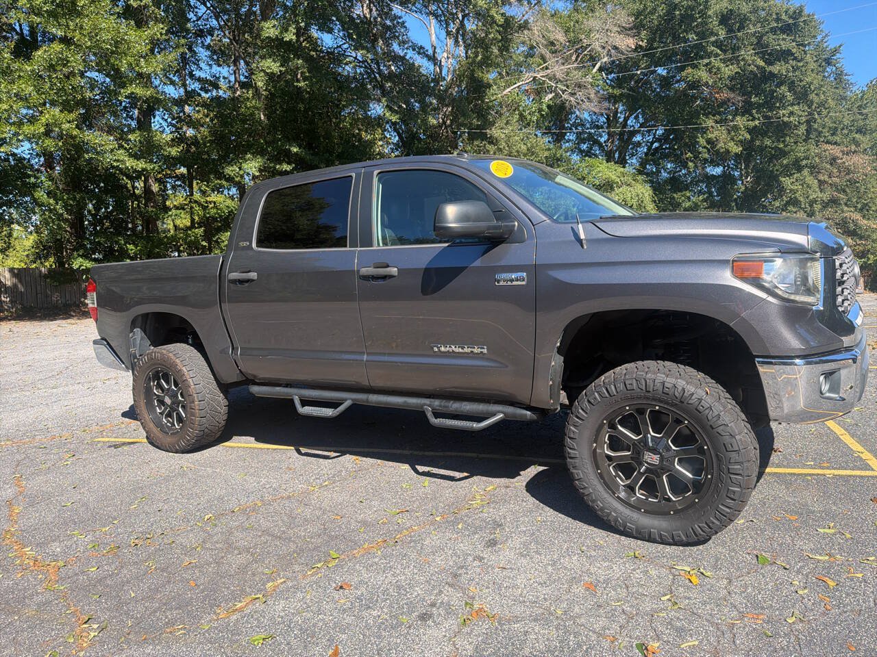 Used 2018 Toyota Tundra SR5 w/ SR5 Upgrade Package AWD/4WD image 9
