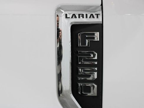 Used 2021 Ford F250 Lariat image 16