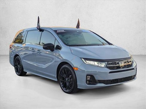 Certified 2025 Honda Odyssey Sport-L image 3