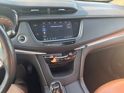Used 2020 Cadillac XT5 Premium Luxury AWD/4WD image 12
