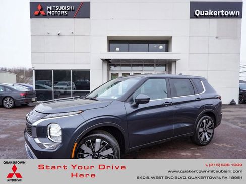 New 2026 Mitsubishi Outlander SE image 1