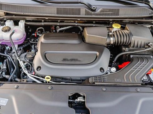 New 2026 Chrysler Pacifica Select w/ S Appearance Package image 28