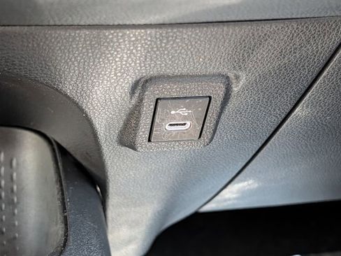 Used 2025 Toyota Corolla LE image 18