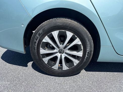 Used 2019 Toyota Prius XLE image 31