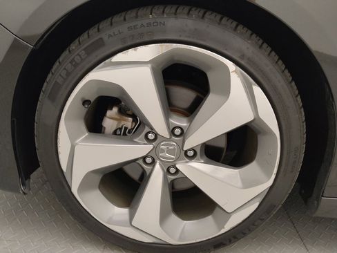 Used 2018 Honda Accord Touring image 31