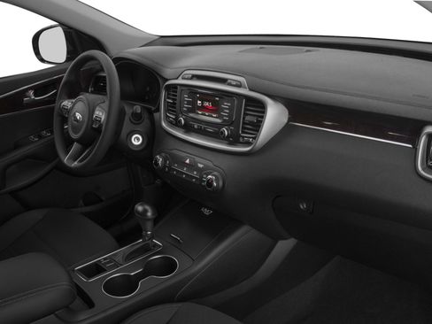Used 2017 Kia Sorento AWD w/ LX Convenience Package image 10
