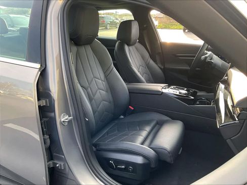 Used 2024 BMW 530i image 10