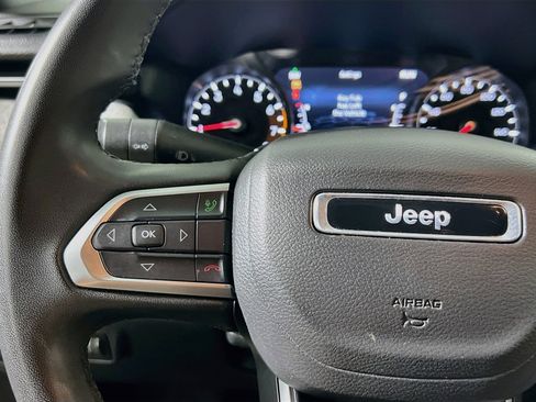 Used 2024 Jeep Compass Latitude AWD/4WD image 17