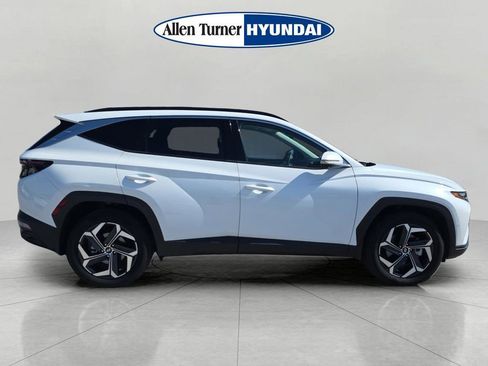 Certified 2024 Hyundai Tucson Limited AWD/4WD image 9
