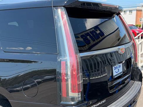 Used 2017 Cadillac Escalade Platinum AWD/4WD image 13