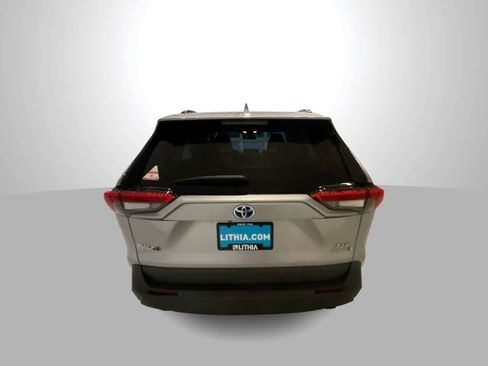 Used 2021 Toyota RAV4 XLE w/ Convenience Package AWD/4WD image 7