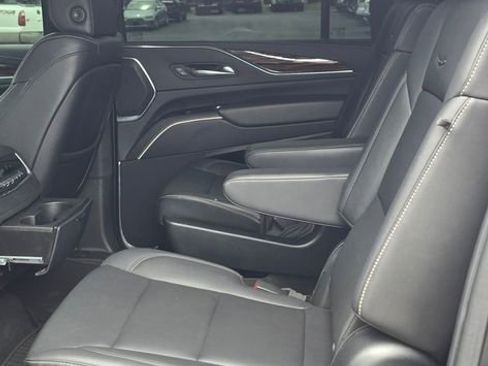 Used 2021 Cadillac Escalade ESV Luxury AWD/4WD image 5