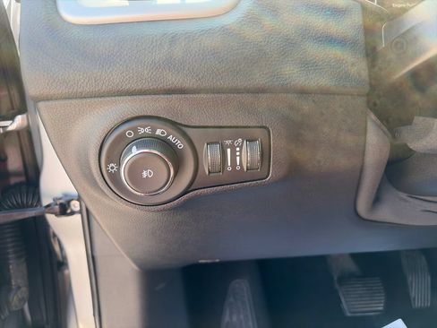 Used 2019 Jeep Compass High Altitude AWD/4WD image 30