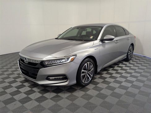 Used 2020 Honda Accord Touring image 2