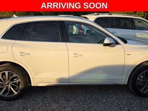 Used 2023 Audi Q5 2.0T Premium w/ Convenience Package image 4