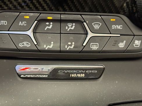 Used 2018 Chevrolet Corvette Z06 w/ Carbon 65 Edition RWD image 18