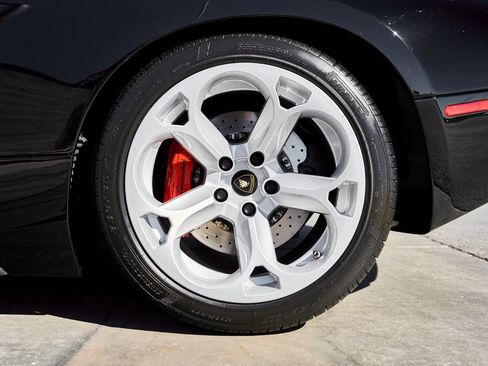 Used 2006 Lamborghini Murcielago Base image 32