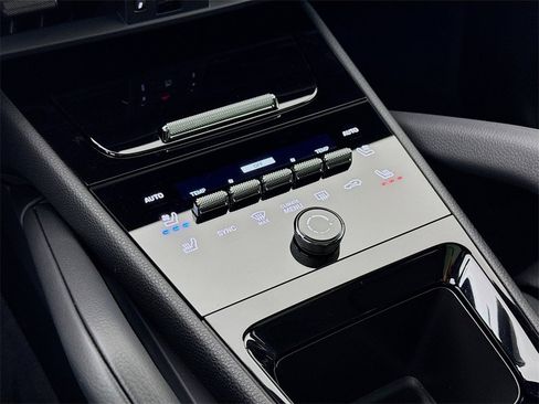 New 2025 Porsche Cayenne S image 22