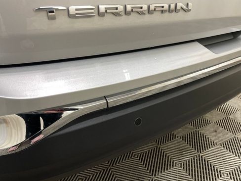 Used 2022 GMC Terrain SLT w/ Infotainment Package II AWD/4WD image 15