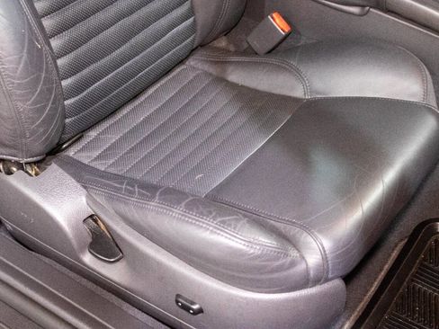 Used 2002 Ford Thunderbird Deluxe image 38