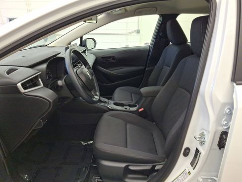 Used 2025 Toyota Corolla LE image 11