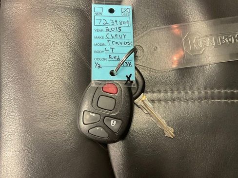 Used 2015 Chevrolet Traverse LT image 40