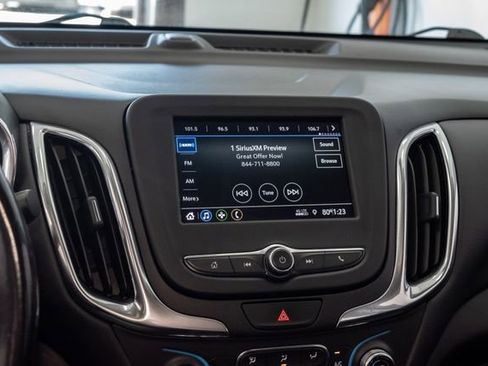 Used 2020 Chevrolet Equinox LT w/ Driver Convenience Package image 16