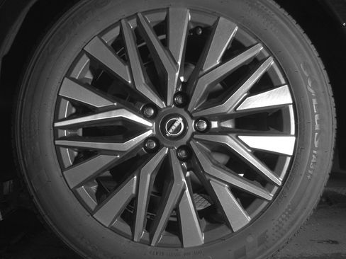 Used 2025 Nissan Altima 2.5 SV image 14