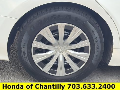 Used 2022 Toyota Camry LE FWD image 26