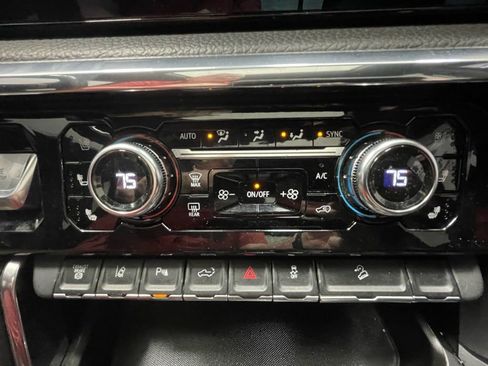 Used 2024 GMC Sierra 2500 Denali w/ Denali Reserve Package image 25