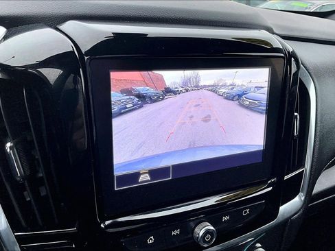 Used 2023 Chevrolet Traverse LT image 17
