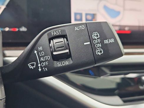 Used 2023 BMW X7 M60i w/ Executive Package image 28