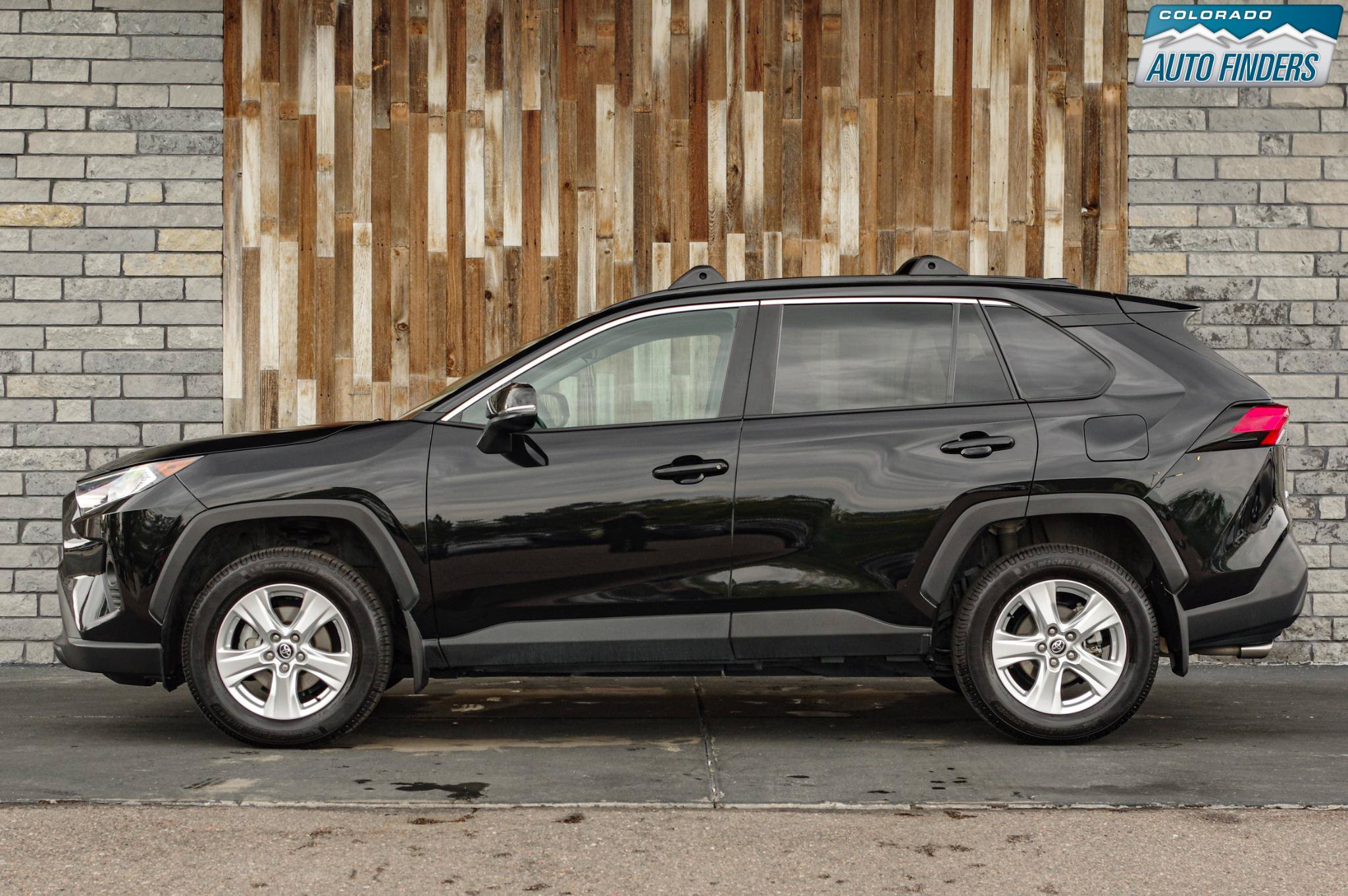 Used 2020 Toyota RAV4 XLE w/ Convenience Package AWD/4WD image 3