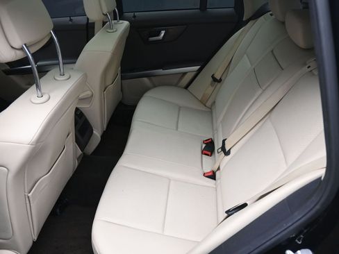 Used 2015 Mercedes-Benz GLK 350 2WD image 25