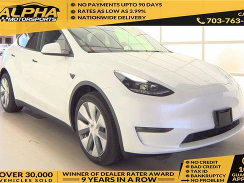 Used 2024 Tesla Model Y Long Range AWD/4WD image 1