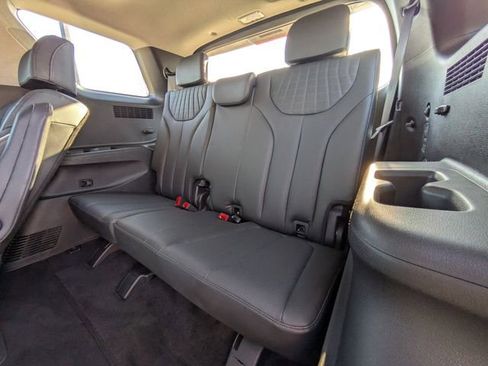Used 2024 Hyundai Palisade Limited image 14
